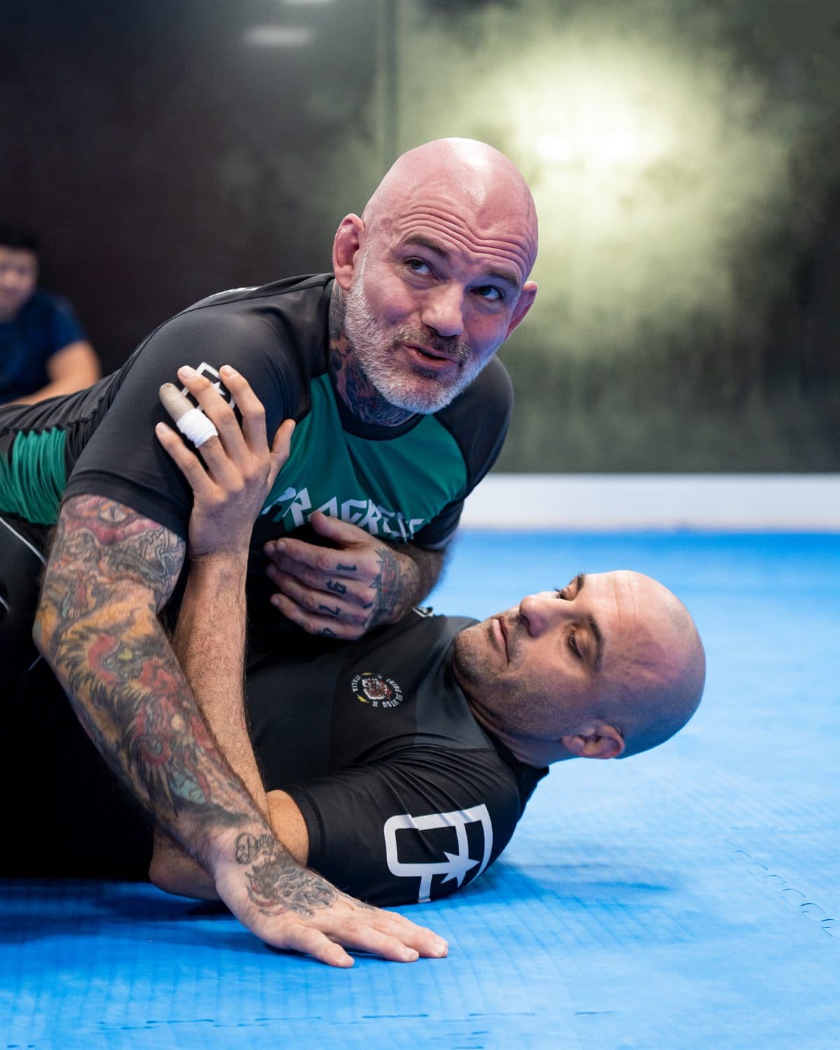 Esecuzione di una tecnica No-Gi durante l'allenamento